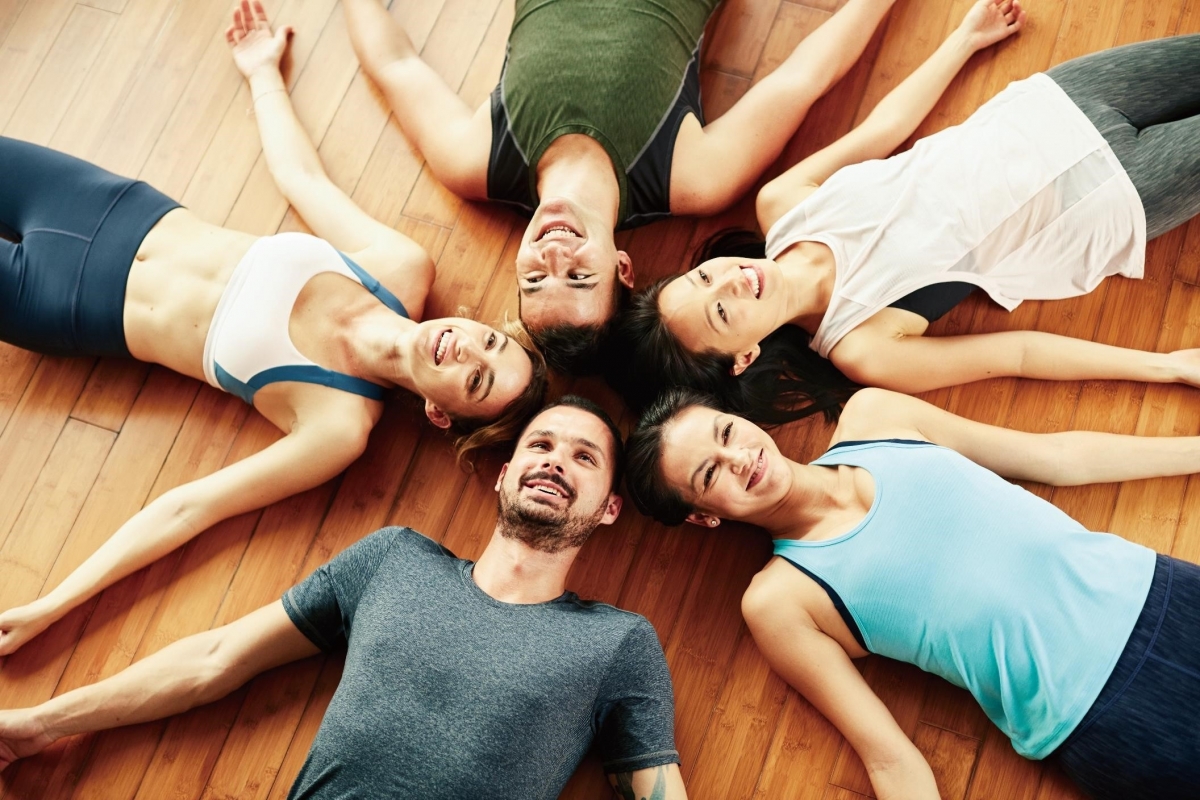 點只黑白灰！Pure四面彈力瑜伽服靚住出汗